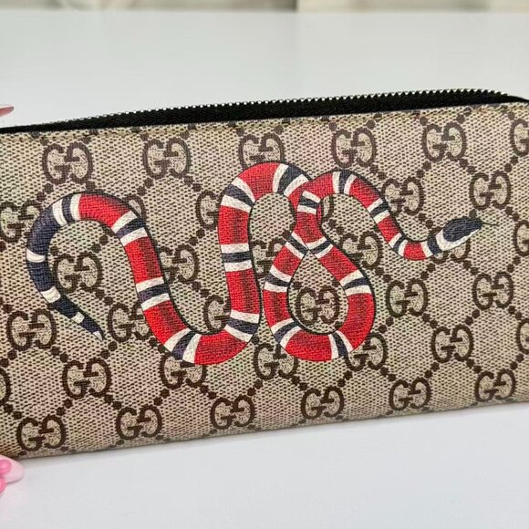 Gucci GG Logo Supreme Limited Edition Wallet with Snake Design - Picture 6 of 8